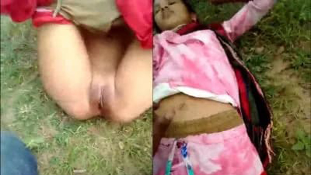 Desi Bhabhi Young Boy – Outdoor Hard Chudai