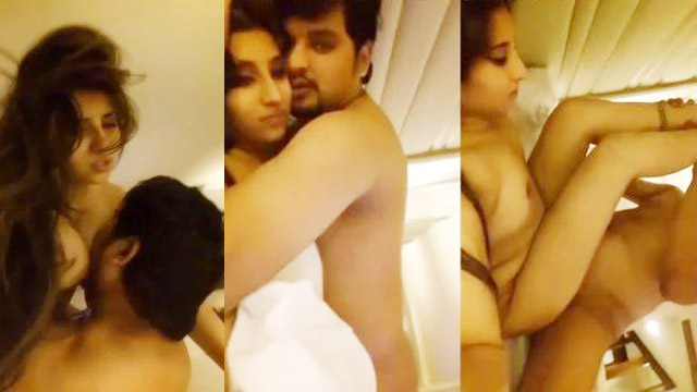 Girlfriend Ko Nanga Karke Choda Aur Viral Kardiya Clip